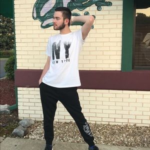 Meet your Posher, Devin